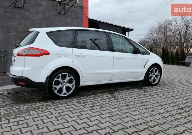 Белый Форд С-Макс, объемом двигателя 2 л и пробегом 264 тыс. км за 9500 $, фото 1 на Automoto.ua