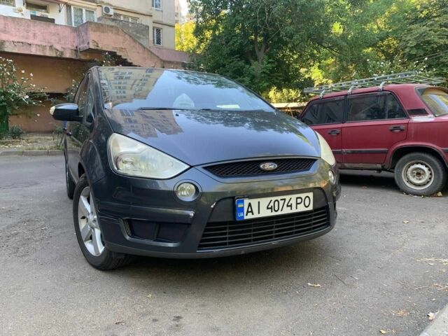 Черный Форд С-Макс, объемом двигателя 1.8 л и пробегом 272 тыс. км за 4400 $, фото 1 на Automoto.ua