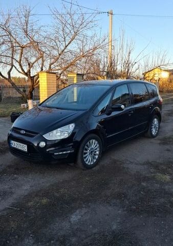 Чорний Форд С-Макс, об'ємом двигуна 2 л та пробігом 297 тис. км за 10200 $, фото 1 на Automoto.ua