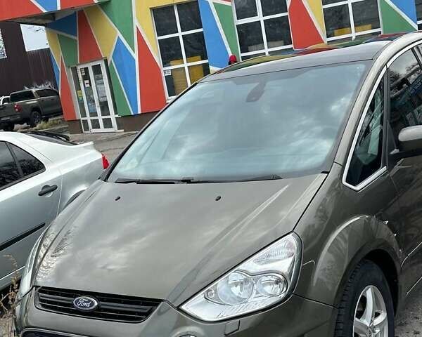 Коричневый Форд С-Макс, объемом двигателя 2 л и пробегом 303 тыс. км за 8700 $, фото 1 на Automoto.ua