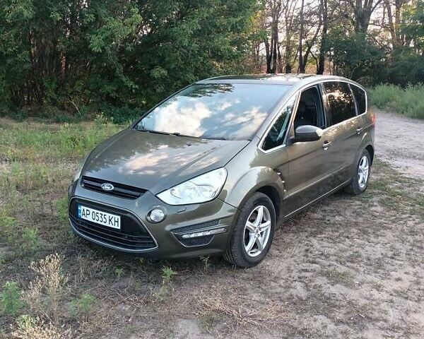 Коричневый Форд С-Макс, объемом двигателя 2 л и пробегом 300 тыс. км за 6500 $, фото 1 на Automoto.ua