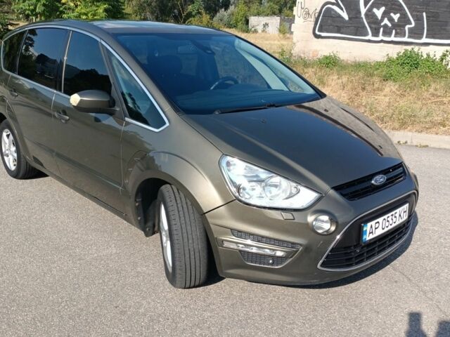 Коричневый Форд С-Макс, объемом двигателя 2 л и пробегом 300 тыс. км за 6500 $, фото 1 на Automoto.ua