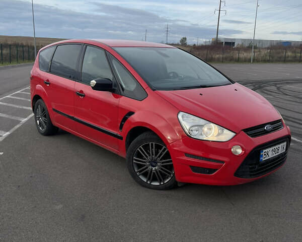 Червоний Форд С-Макс, об'ємом двигуна 2 л та пробігом 270 тис. км за 9200 $, фото 1 на Automoto.ua