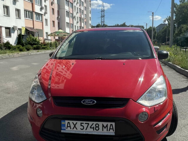 Красный Форд С-Макс, объемом двигателя 2 л и пробегом 256 тыс. км за 7500 $, фото 1 на Automoto.ua