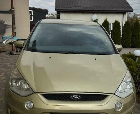 Желтый Форд С-Макс, объемом двигателя 2 л и пробегом 234 тыс. км за 5500 $, фото 1 на Automoto.ua
