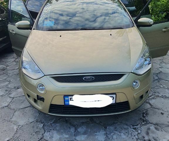 Серый Форд С-Макс, объемом двигателя 2 л и пробегом 280 тыс. км за 6100 $, фото 1 на Automoto.ua