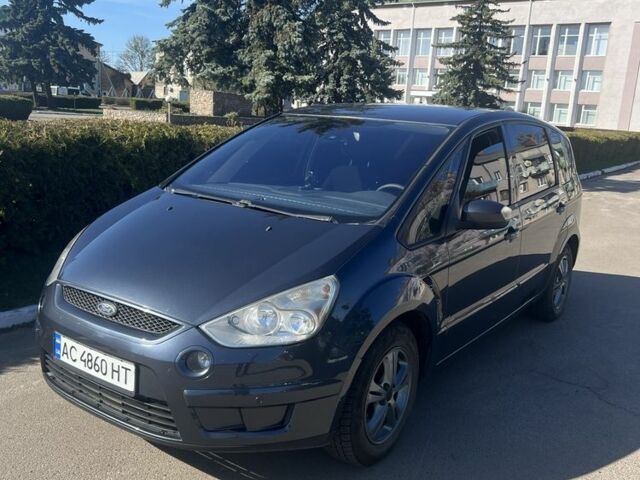 Сірий Форд С-Макс, об'ємом двигуна 2 л та пробігом 370 тис. км за 5000 $, фото 1 на Automoto.ua