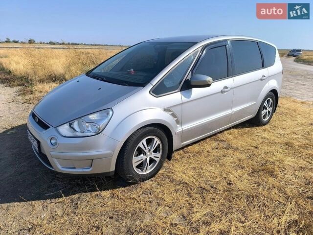 Сірий Форд С-Макс, об'ємом двигуна 2 л та пробігом 265 тис. км за 5800 $, фото 1 на Automoto.ua
