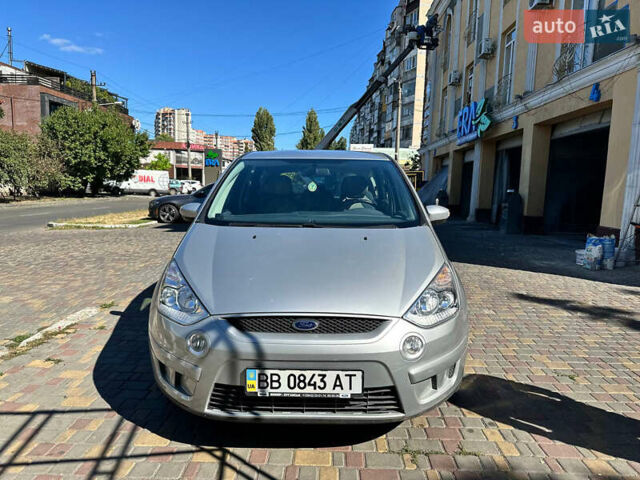 Серый Форд С-Макс, объемом двигателя 2 л и пробегом 46 тыс. км за 7800 $, фото 1 на Automoto.ua