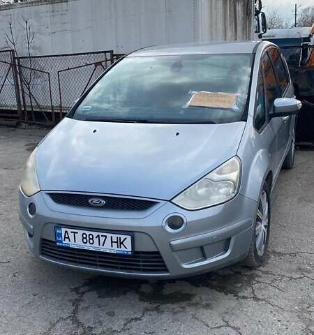 Форд С-Макс 2006 в Ивано-Франковске на Automoto.ua Серый Форд С-Макс, объемом двигателя 2 л и пробегом 250 тыс. км за 5600 $, фото 1 на Automoto.ua