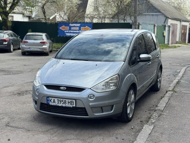 Сірий Форд С-Макс, об'ємом двигуна 2 л та пробігом 280 тис. км за 4750 $, фото 1 на Automoto.ua