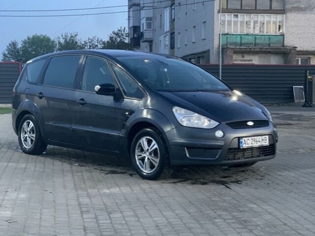 Серый Форд С-Макс, объемом двигателя 1.8 л и пробегом 380 тыс. км за 5300 $, фото 1 на Automoto.ua