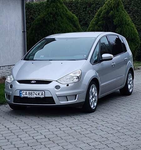 Серый Форд С-Макс, объемом двигателя 1.75 л и пробегом 382 тыс. км за 4500 $, фото 1 на Automoto.ua