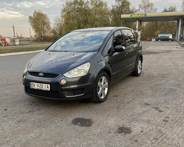 Серый Форд С-Макс, объемом двигателя 1.75 л и пробегом 320 тыс. км за 6000 $, фото 1 на Automoto.ua