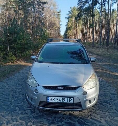 Сірий Форд С-Макс, об'ємом двигуна 2 л та пробігом 398 тис. км за 6200 $, фото 1 на Automoto.ua