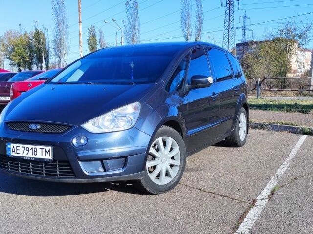 Форд С-Макс 2007 в Кривом Роге на Automoto.ua Серый Форд С-Макс, объемом двигателя 2 л и пробегом 250 тыс. км за 7000 $, фото 1 на Automoto.ua