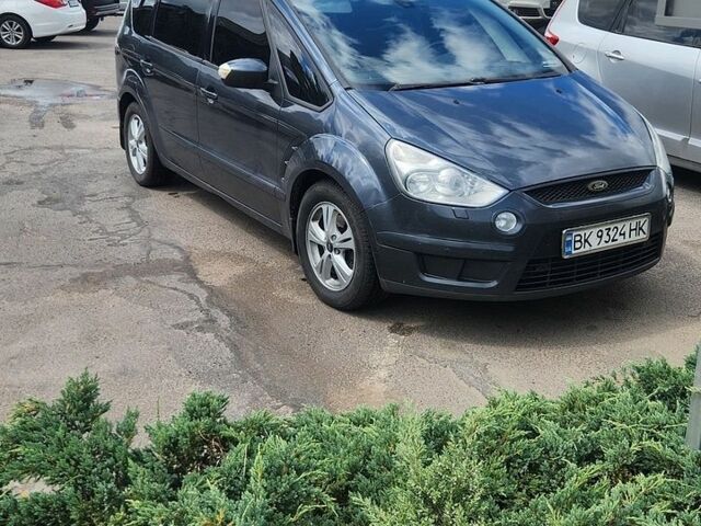 Серый Форд С-Макс, объемом двигателя 1.8 л и пробегом 320 тыс. км за 6300 $, фото 1 на Automoto.ua