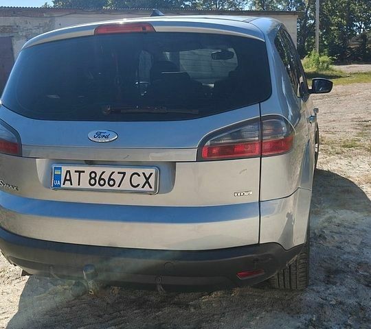 Серый Форд С-Макс, объемом двигателя 2 л и пробегом 265 тыс. км за 5300 $, фото 1 на Automoto.ua