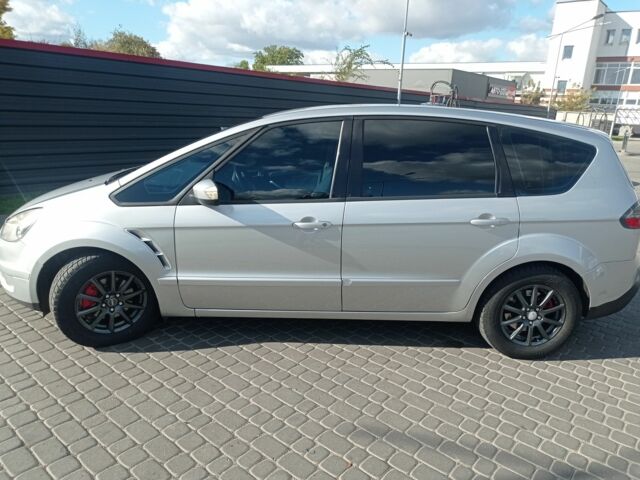 Серый Форд С-Макс, объемом двигателя 1.8 л и пробегом 281 тыс. км за 6500 $, фото 1 на Automoto.ua