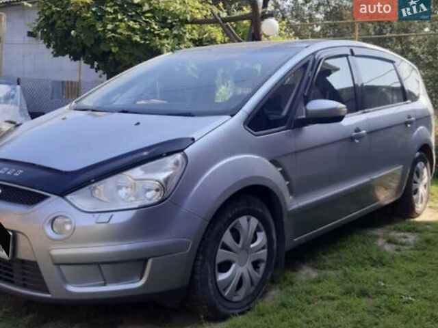 Сірий Форд С-Макс, об'ємом двигуна 2 л та пробігом 300 тис. км за 7350 $, фото 1 на Automoto.ua