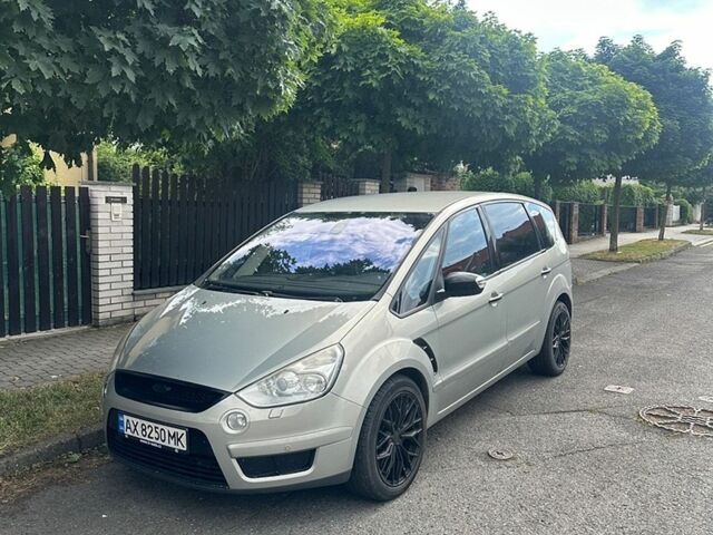 Сірий Форд С-Макс, об'ємом двигуна 2.2 л та пробігом 330 тис. км за 8500 $, фото 1 на Automoto.ua