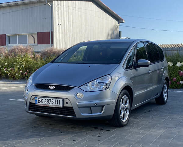 Сірий Форд С-Макс, об'ємом двигуна 1.8 л та пробігом 214 тис. км за 6900 $, фото 1 на Automoto.ua