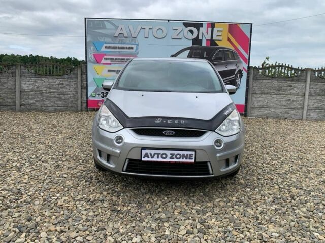 Серый Форд С-Макс, объемом двигателя 2 л и пробегом 184 тыс. км за 8799 $, фото 1 на Automoto.ua