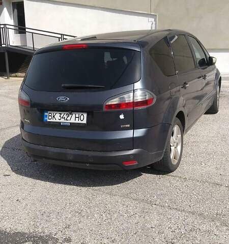 Серый Форд С-Макс, объемом двигателя 1.8 л и пробегом 263 тыс. км за 5500 $, фото 1 на Automoto.ua