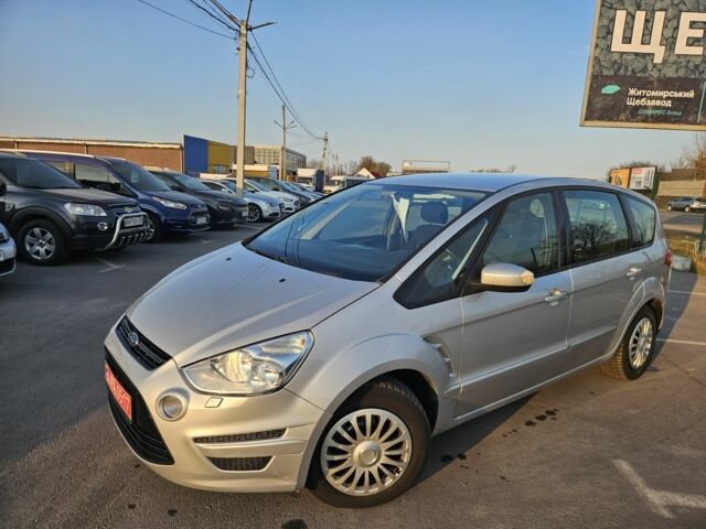 Сірий Форд С-Макс, об'ємом двигуна 0 л та пробігом 160 тис. км за 9200 $, фото 1 на Automoto.ua