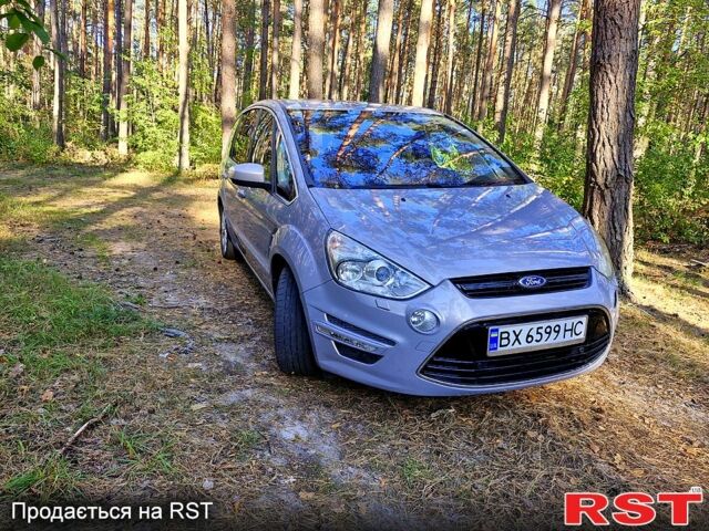 Серый Форд С-Макс, объемом двигателя 2 л и пробегом 277 тыс. км за 10700 $, фото 1 на Automoto.ua