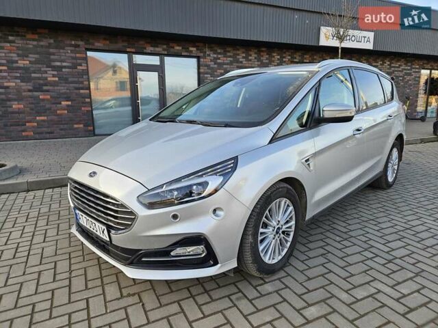 Серый Форд С-Макс, объемом двигателя 2 л и пробегом 158 тыс. км за 13990 $, фото 1 на Automoto.ua