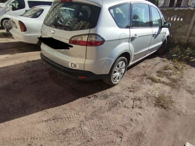 Серый Форд С-Макс, объемом двигателя 2 л и пробегом 200 тыс. км за 7000 $, фото 1 на Automoto.ua