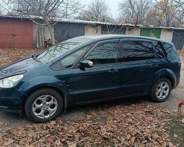 Зеленый Форд С-Макс, объемом двигателя 2 л и пробегом 283 тыс. км за 6800 $, фото 1 на Automoto.ua