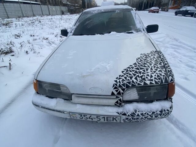 Белый Форд Скорпио, объемом двигателя 2 л и пробегом 168 тыс. км за 694 $, фото 1 на Automoto.ua