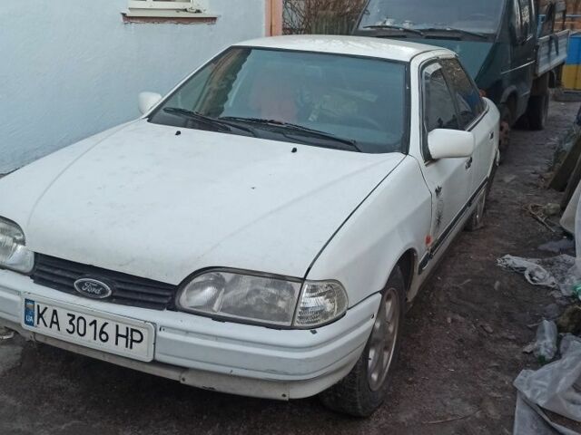 Белый Форд Скорпио, объемом двигателя 2 л и пробегом 400 тыс. км за 790 $, фото 1 на Automoto.ua