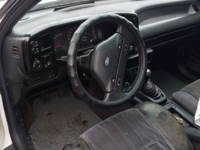 Білий Форд Скорпіо, об'ємом двигуна 0 л та пробігом 300 тис. км за 700 $, фото 1 на Automoto.ua