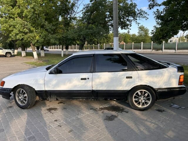 Белый Форд Скорпио, объемом двигателя 2 л и пробегом 300 тыс. км за 1200 $, фото 1 на Automoto.ua