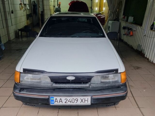 Белый Форд Скорпио, объемом двигателя 2 л и пробегом 70 тыс. км за 1200 $, фото 1 на Automoto.ua