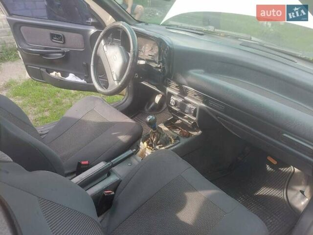 Белый Форд Скорпио, объемом двигателя 0.13 л и пробегом 290 тыс. км за 1100 $, фото 1 на Automoto.ua