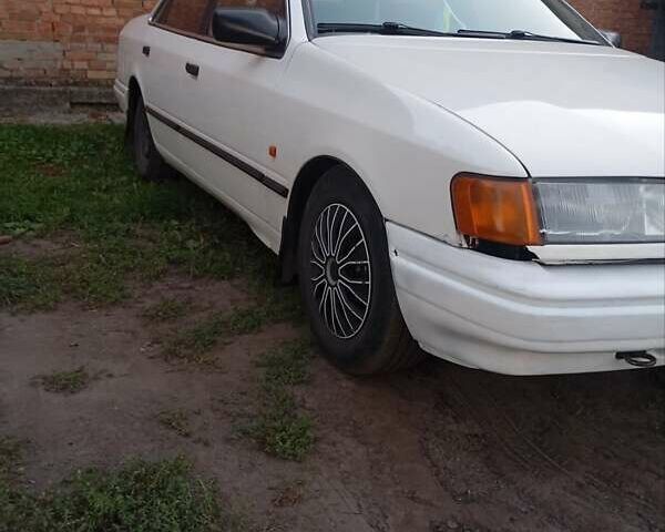 Белый Форд Скорпио, объемом двигателя 2 л и пробегом 351 тыс. км за 1453 $, фото 1 на Automoto.ua