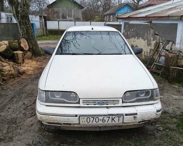 Белый Форд Скорпио, объемом двигателя 2 л и пробегом 300 тыс. км за 800 $, фото 1 на Automoto.ua