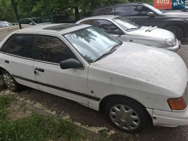 Белый Форд Скорпио, объемом двигателя 2 л и пробегом 350 тыс. км за 792 $, фото 1 на Automoto.ua