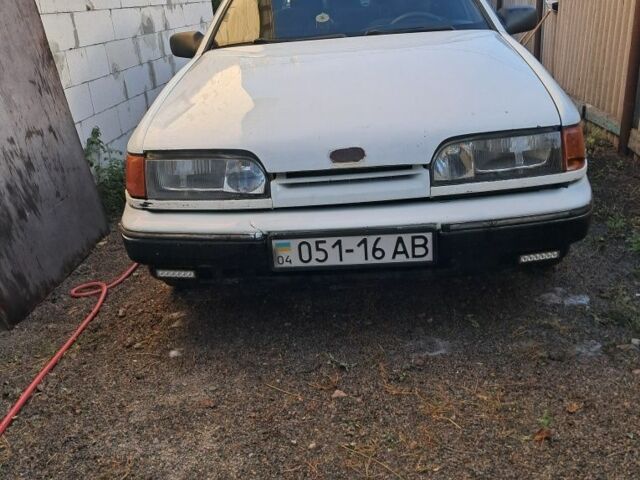 Белый Форд Скорпио, объемом двигателя 2 л и пробегом 30 тыс. км за 1300 $, фото 1 на Automoto.ua