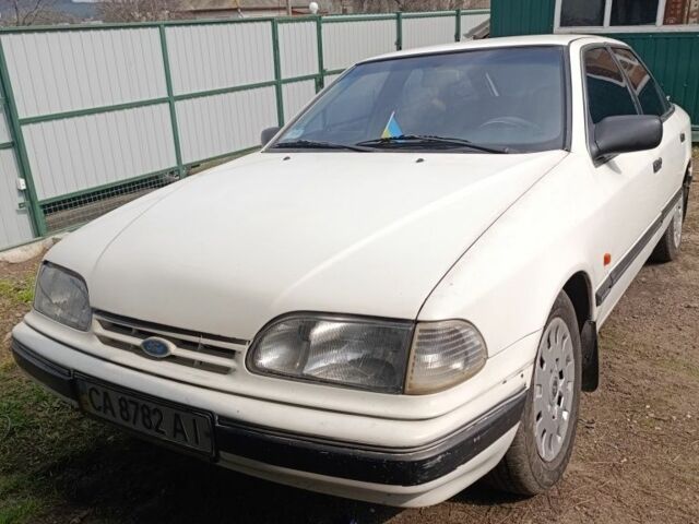 Белый Форд Скорпио, объемом двигателя 2.5 л и пробегом 250 тыс. км за 1500 $, фото 1 на Automoto.ua