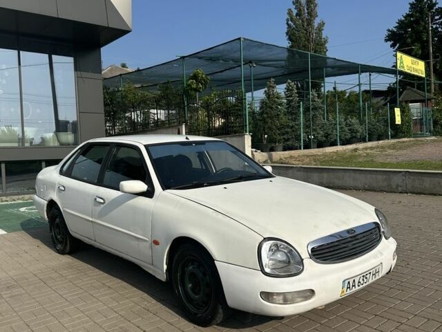 Білий Форд Скорпіо, об'ємом двигуна 2.3 л та пробігом 300 тис. км за 1100 $, фото 1 на Automoto.ua