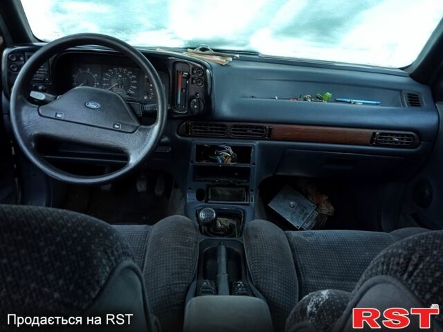 Бежевий Форд Скорпіо, об'ємом двигуна 2 л та пробігом 0 тис. км за 390 $, фото 1 на Automoto.ua