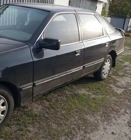 Черный Форд Скорпио, объемом двигателя 2 л и пробегом 44 тыс. км за 900 $, фото 1 на Automoto.ua