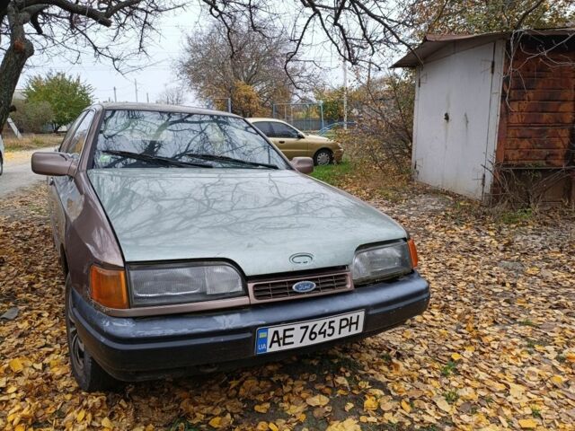 Коричневий Форд Скорпіо, об'ємом двигуна 2 л та пробігом 256 тис. км за 406 $, фото 1 на Automoto.ua