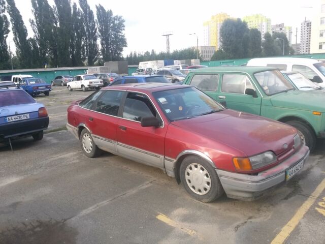 Красный Форд Скорпио, объемом двигателя 2.8 л и пробегом 300 тыс. км за 1800 $, фото 1 на Automoto.ua
