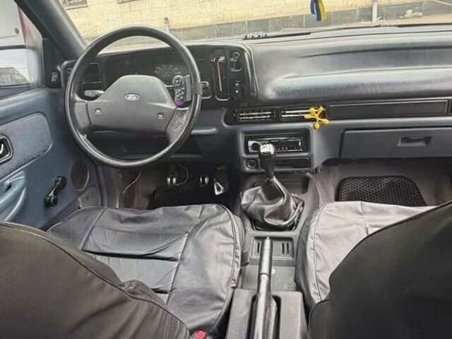 Форд Скорпіо, об'ємом двигуна 1.8 л та пробігом 222 тис. км за 500 $, фото 1 на Automoto.ua